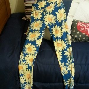Sale 3/$10! Lularoe Daisy Leggings
